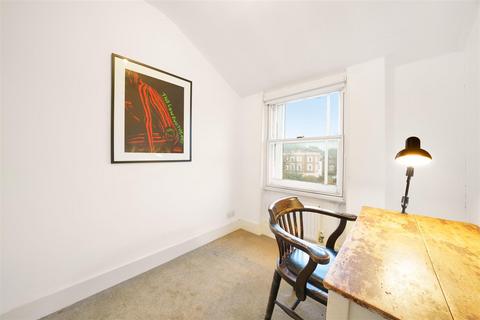 2 bedroom flat for sale, Lewisham Way, London, SE4