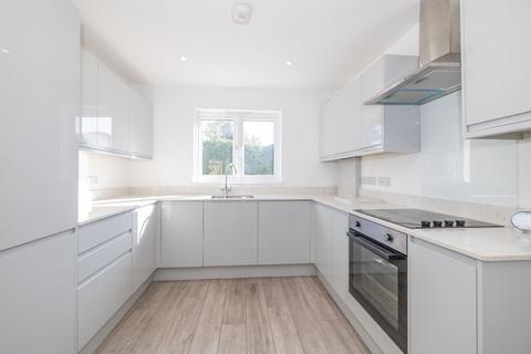 4 bedroom semi-detached house for sale, London Road, Sittingbourne, ME10