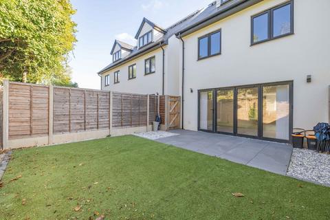 4 bedroom semi-detached house for sale, London Road, Sittingbourne, ME10