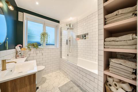 83 South Park Crescent, London, SE6 1JL