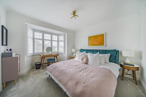 83 South Park Crescent, London, SE6 1JL