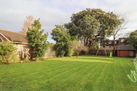 4 bedroom detached house for sale, Green Lane, Hayling Island