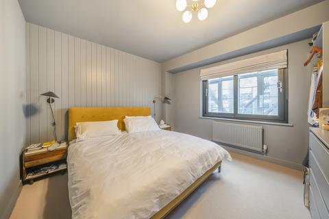 2 bedroom flat to rent, Tower Bridge Road Southwark SE1