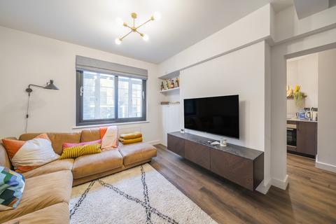 2 bedroom flat to rent, Tower Bridge Road Southwark SE1