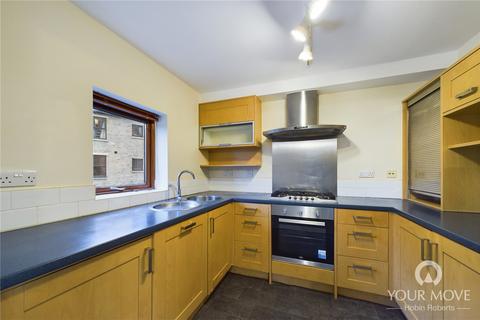 2 bedroom flat to rent, The Approach, Northampton NN5