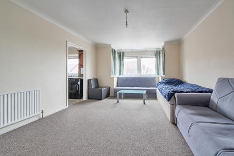 2 bedroom apartment for sale, Denly Way, Lightwater, Surrey, GU18