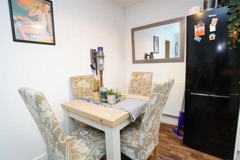 53 Crag View, Bradford, BD10 9HB