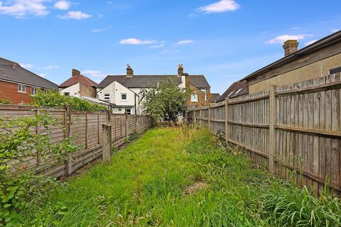 2 bedroom terraced house to rent, Orchard Street, Gillingham, ME8