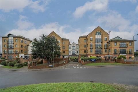 Studio to rent, Brent Cross Gardens, London NW4