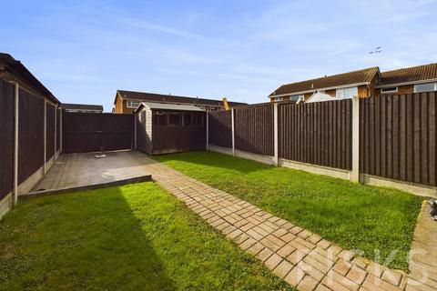 3 bedroom terraced house for sale, Castle Walk, Canvey Island, SS8