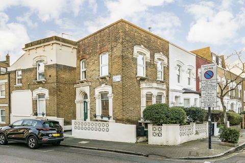 2 bedroom flat for sale, Leconfield Road, London N5