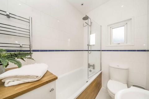 2 bedroom flat for sale, Leconfield Road, London N5