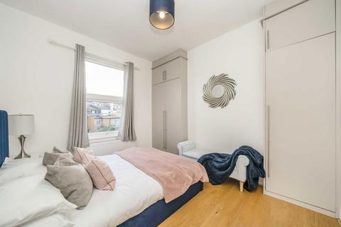 2 bedroom flat for sale, Leconfield Road, London N5