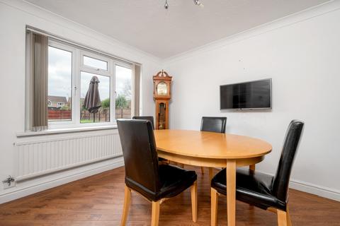 4 bedroom detached house to rent, Swallow Drive, Syston