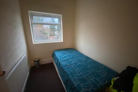 4 bedroom terraced house to rent, Elsenham Road, London E12