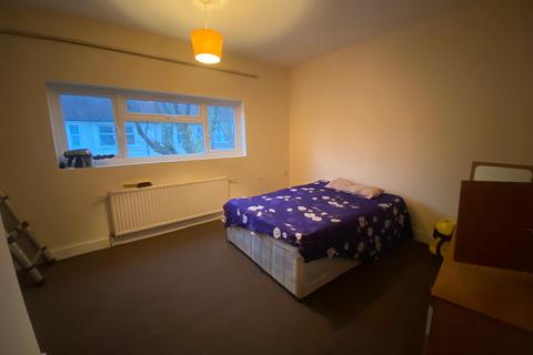 4 bedroom terraced house to rent, Elsenham Road, London E12