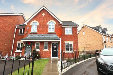 3 bedroom end of terrace house for sale, Willow Gardens, Sutton-in-Ashfield, Nottinghamshire, NG17