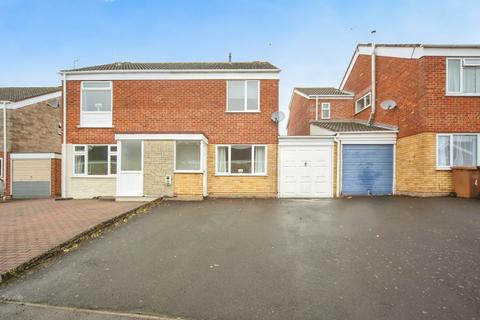 3 bedroom semi-detached house to rent, Aintree Close, Kidderminster, Worcestershire, DY11