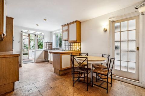 4 bedroom end of terrace house for sale, Taybridge Road, London, SW11