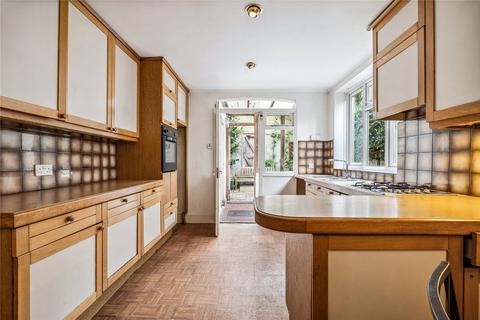 4 bedroom end of terrace house for sale, Taybridge Road, London, SW11