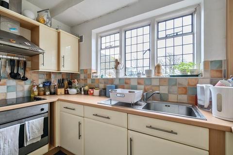 2 bedroom flat for sale, Woking,  Surrey,  GU22