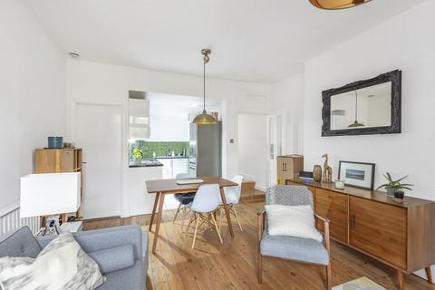 2 bedroom flat to rent, Veronica Road Balham SW17