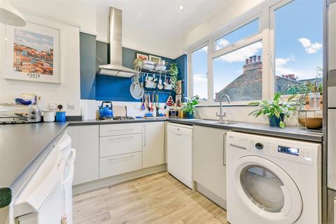 2 bedroom flat for sale, Trinity Road, Wimbledon SW19