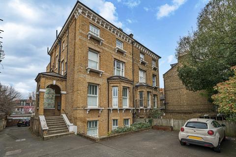 2 bedroom apartment to rent, Trinity Road London SW17