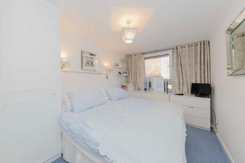 2 bedroom flat for sale, Colet Gardens, London W14