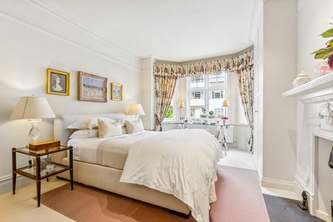 64 Hamlet Gardens, London, W6 0SU