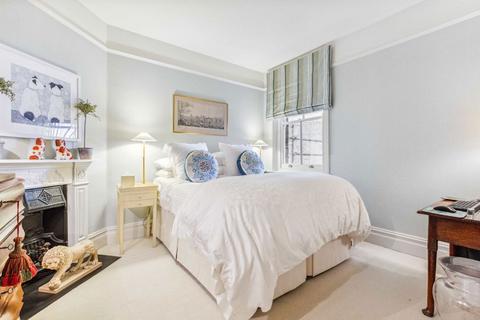 64 Hamlet Gardens, London, W6 0SU