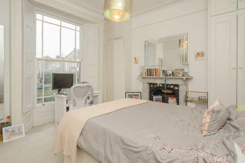 2 bedroom flat for sale, Hammersmith Grove, London W6