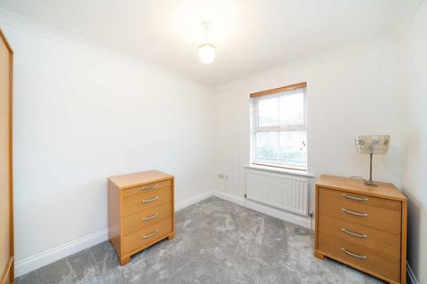 2 bedroom flat to rent, Harper Mews, London SW17