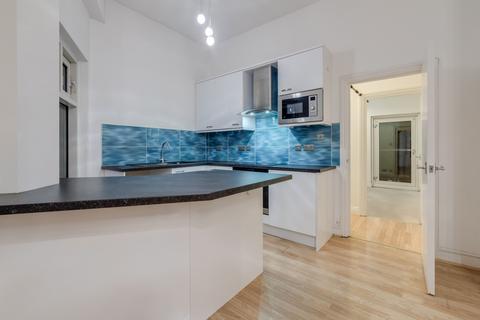 2 bedroom flat for sale, Quay View Apartments, Arden Crescent, London