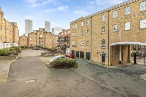 18 Edward Square, London, SE16 5EE