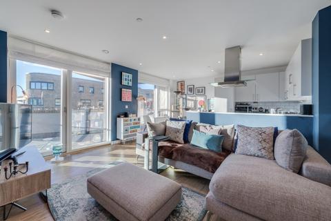 1 bedroom flat for sale, Angel Lane, London