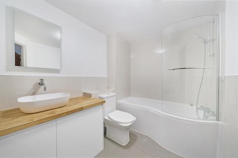 2 bedroom flat to rent, Aldersgate Street, London