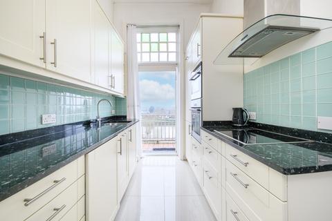 2 bedroom flat for sale, Petersham Road, Richmond, Surrey