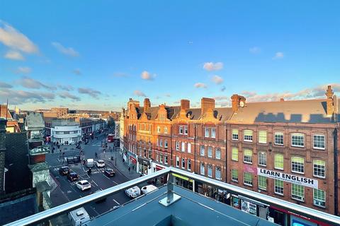 3 bedroom flat for sale, Camden High Street, London