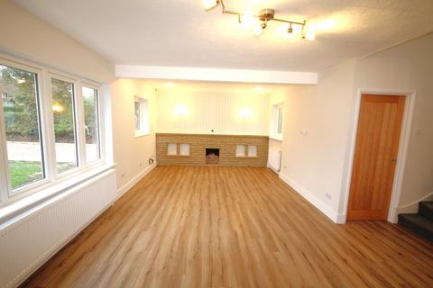 4 bedroom chalet to rent, Lewins Road, Gerrards Cross SL9