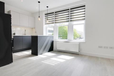 1 bedroom flat to rent, Weimar Street, London