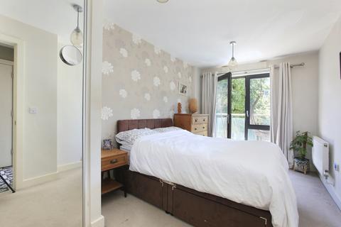 2 bedroom flat for sale, Gwynne Road, Battersea, London