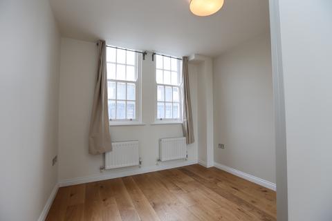 1 bedroom flat to rent, Chapel Yard, London