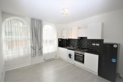 1 bedroom flat to rent, Avenue Road, London, N12