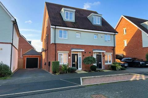 4 bedroom townhouse to rent, Pembroke Lane, Whitehouse Park