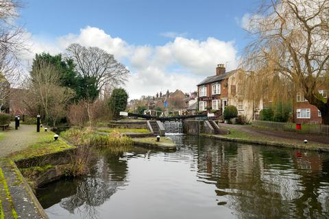 4 bedroom house to rent, Costins Walk, Berkhamsted