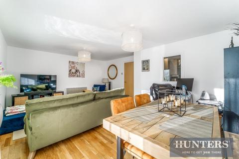 2 bedroom apartment for sale, Holland Gardens, Brentford