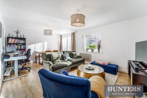 2 bedroom apartment for sale, Holland Gardens, Brentford