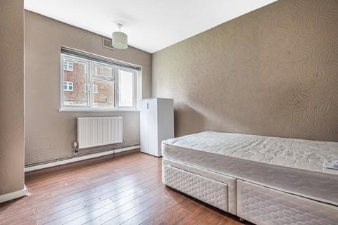 2 bedroom flat to rent, Wyvil Road Vauxhall SW8