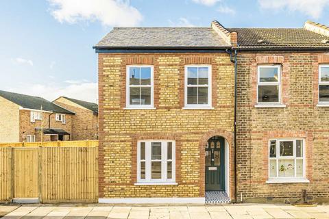 2 bedroom end of terrace house for sale, Warwick Road, Twickenham TW2